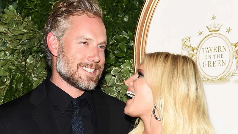 Eric Johnson Spotted Without Wedding Ring Amid Jessica Simpson Divorce Rumors