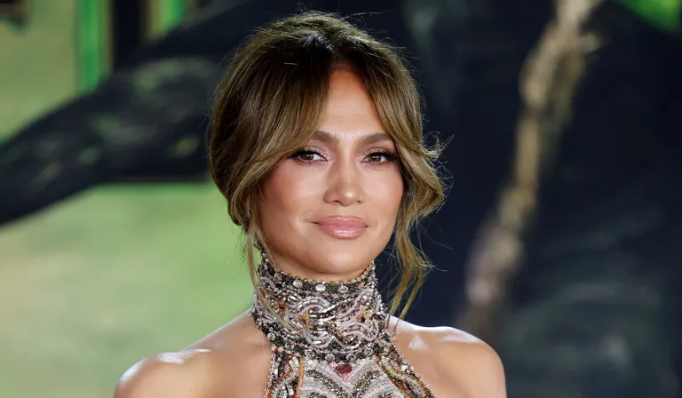 Jennifer Lopez Stuns in Bold Gold Gown at 'Wicked' Premiere Amid Ben Affleck Split