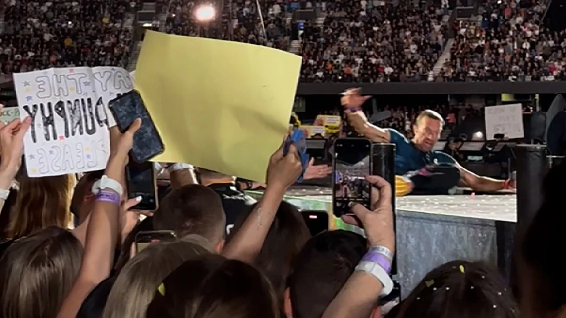 Chris Martin Takes a Tumble into Stage Hole During Coldplay Concert in Melbourne, Australia | Video