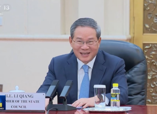 Premier Li hosts foreign experts, pledges stronger support ahead of spring festival