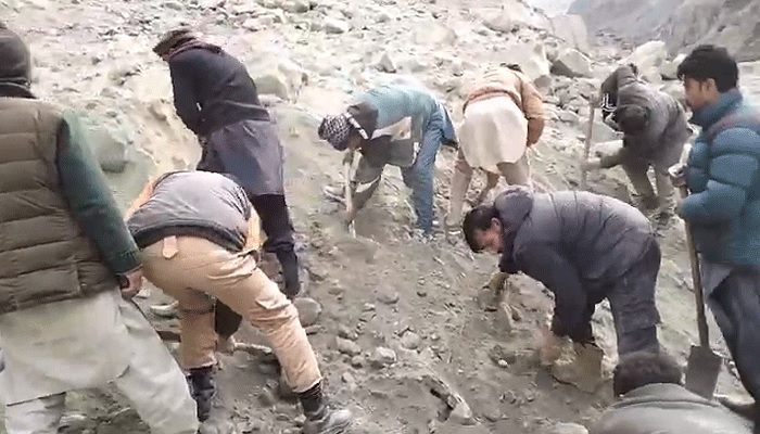 Six killed as landslide buries vehicle in Skardu