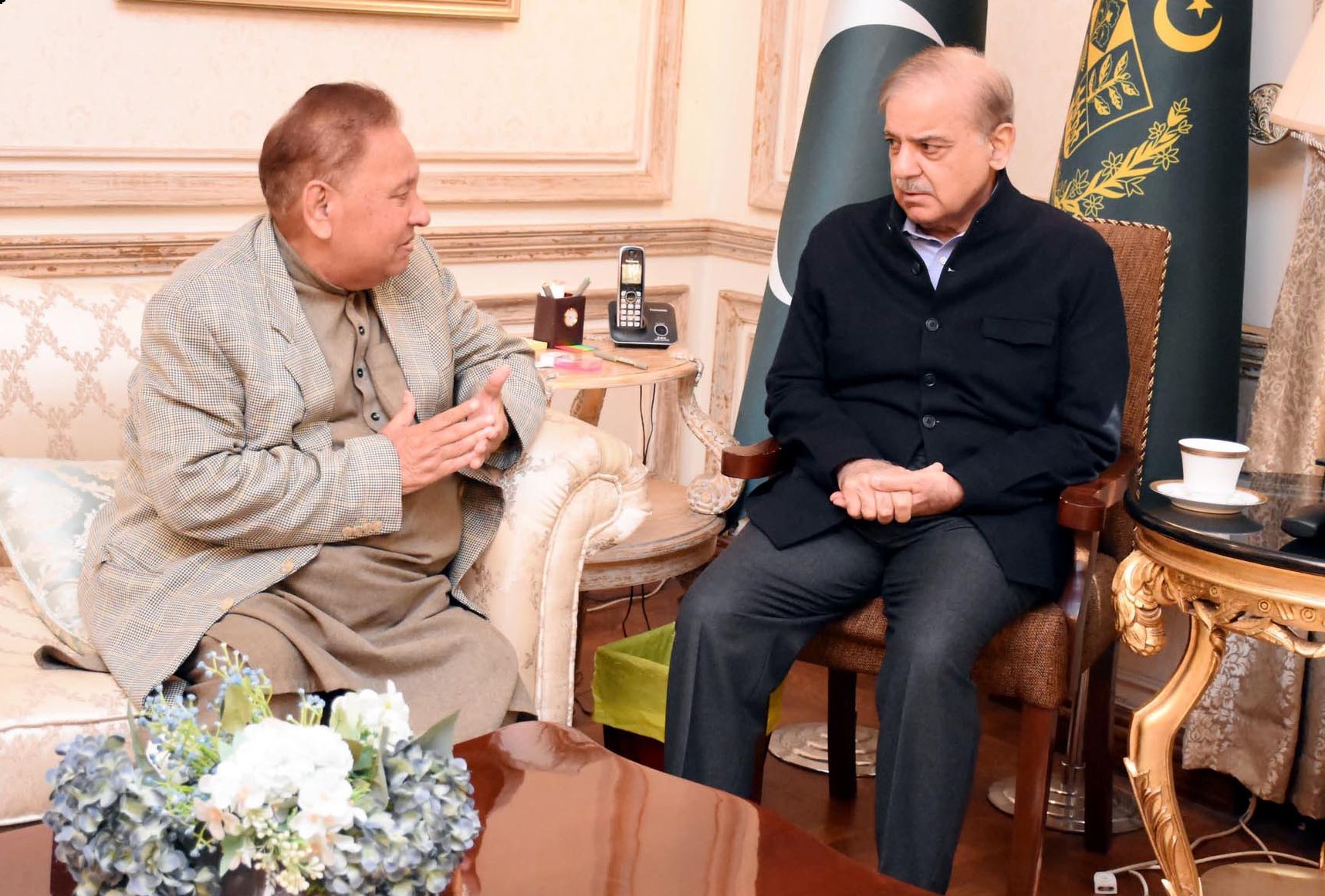 Parliamentarians meet PM, discuss issues of their constituencies