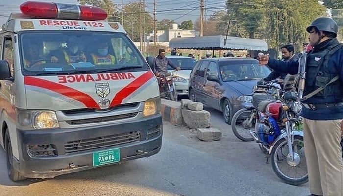 Five killed, six injured as rival groups clash in Peshawar