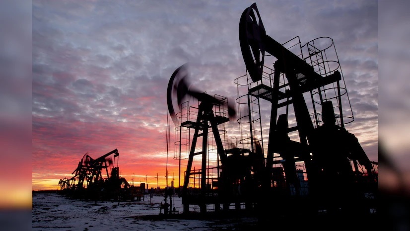 US says India halves Russian oil imports, sources say no cuts seen