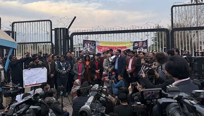 Journalists stage nationwide Black Day protests against controversial PECA amendments