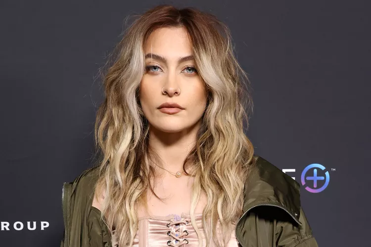Michael Jackson's Daughter Paris Grabs Lunch With Fiancé Amid Chaotic LA Fires
