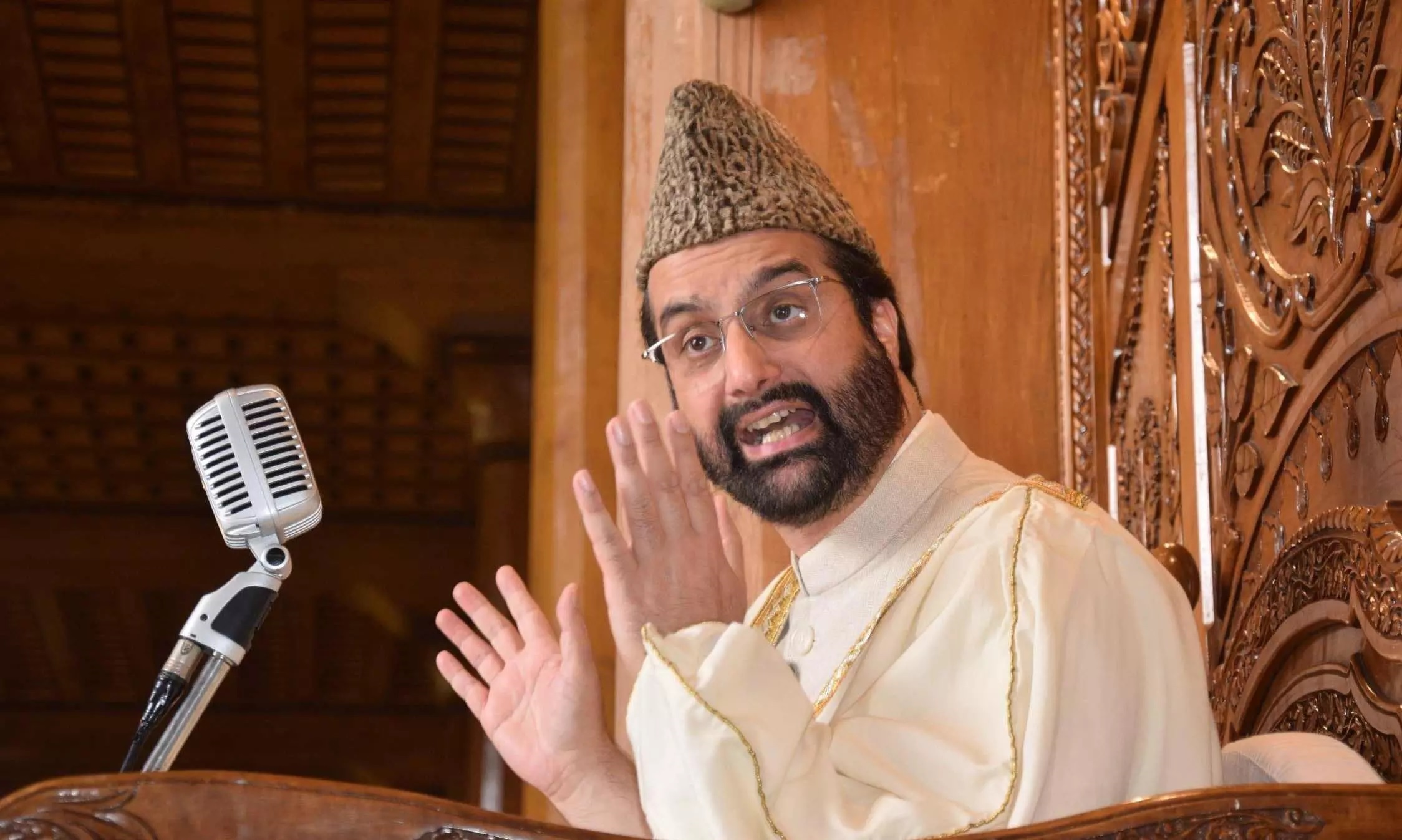 Mirwaiz, religious leaders discuss plight of Kashmiris in Delhi’s meetings