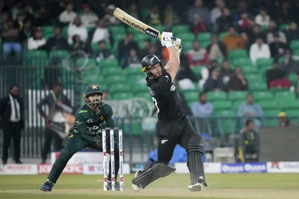 Phillips and Santner lead New Zealand to 78-run win over Pakistan