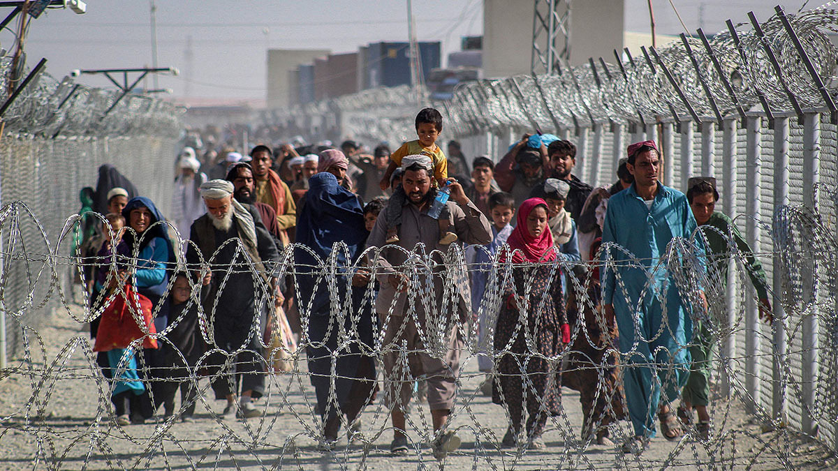 Govt announces phased repatriation of Afghan refugees, sets March 31 deadline