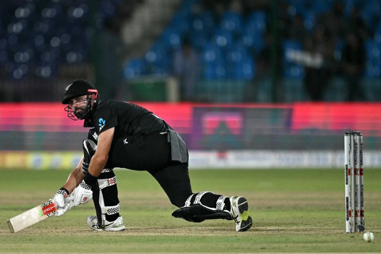 New Zealand secure win in tri-nation series final against Pakistan