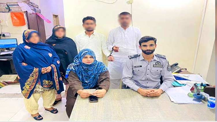 FIA arrests 10 beggars deported from Saudi Arabia for posing as Umrah pilgrims