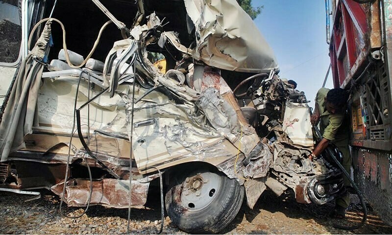 Fatal bus crashes leave 10 dead and several injured in Punjab, Balochistan