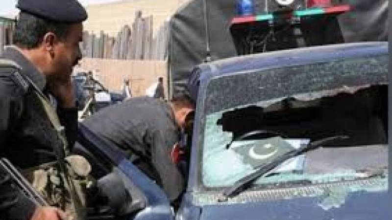 Three KP cops martyred, terrorist killed as police repulse three overnight strikes
