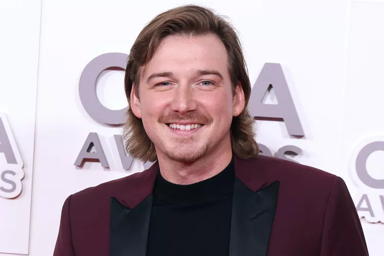 Morgan Wallen Walks Off ‘SNL’ Stage During Credits, Sparks Backlash | Video