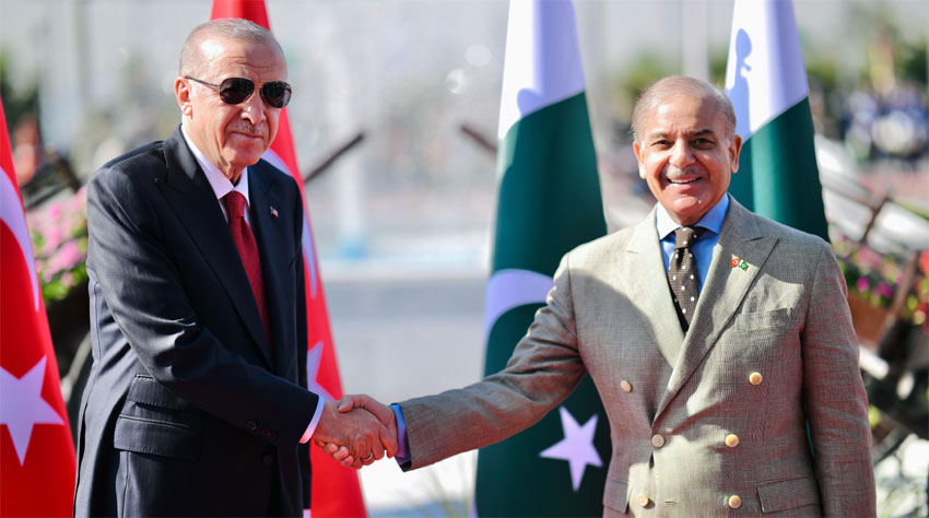 PM, President Erdogan exchange Eid greetings, views on regional situation