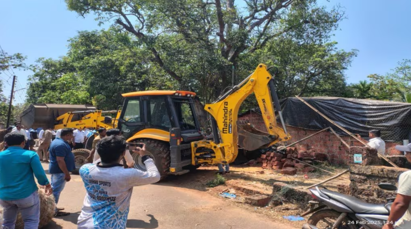 Indian Muslim’s home demolished over ‘Pakistan Zindabad’ chant during cricket match