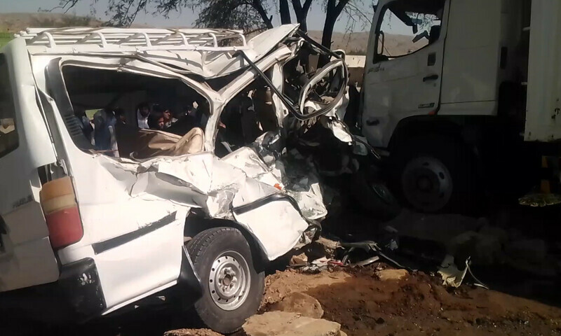 Van-trailer collision in Karak leaves 10 dead, several injured