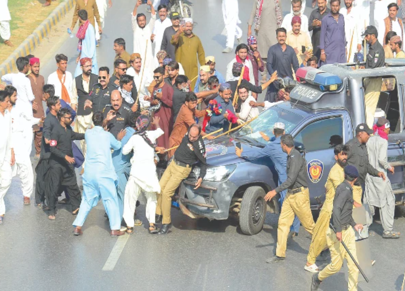 JSMM workers stop two trains in protest against controversial canals