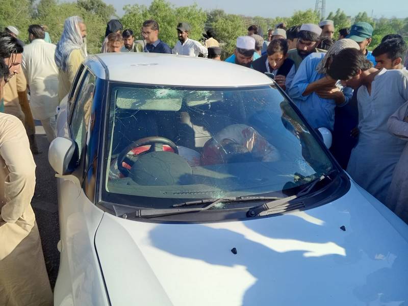 Senior civil judge and lawyer shot dead near Rashakai Interchange