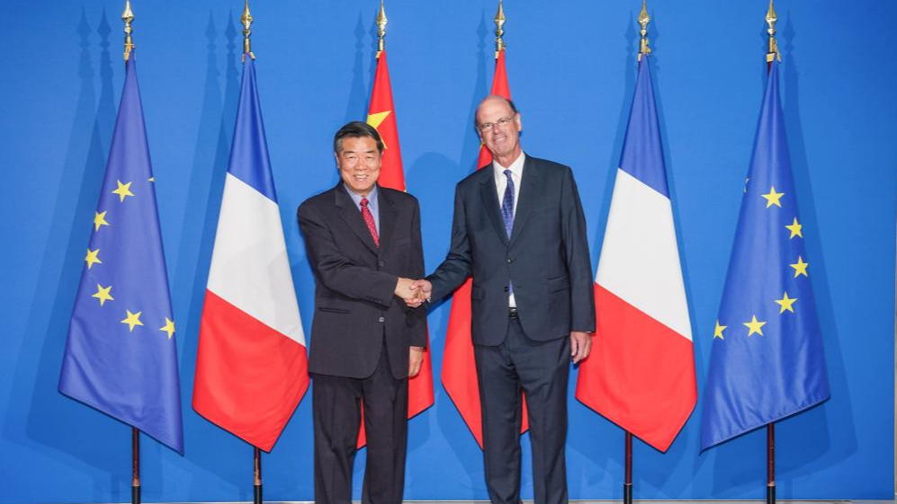 China and France vow to deepen economic cooperation