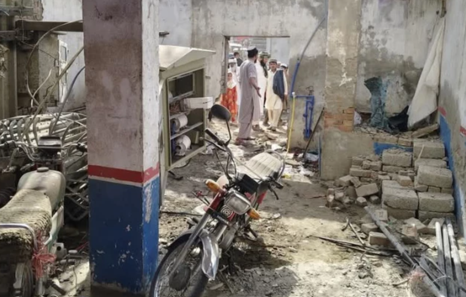 Two cops martyred in brazen check post assault in Bannu
