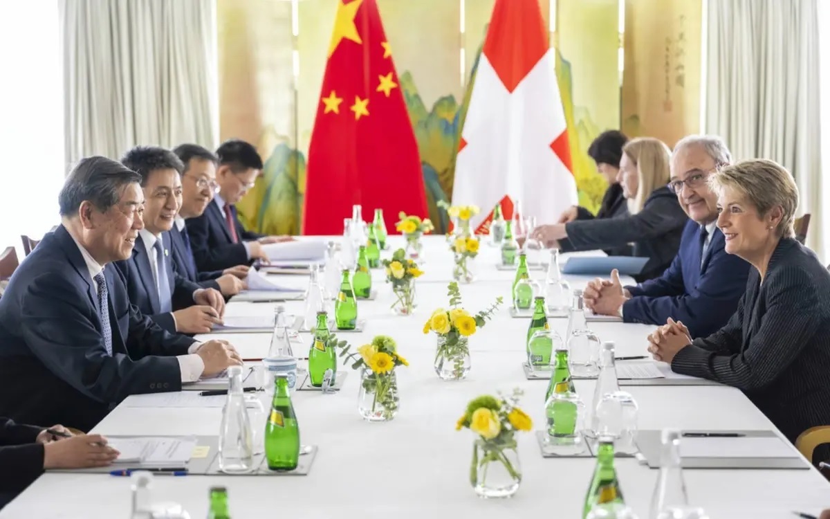 US-China talks resume as Trump hails ‘total reset’ in trade relations