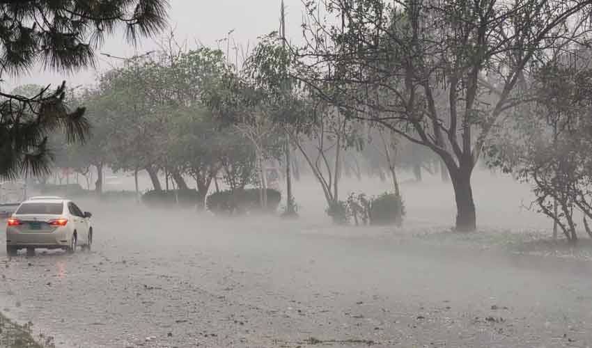 PMD forecasts dust storms, hailstorms, and lightning