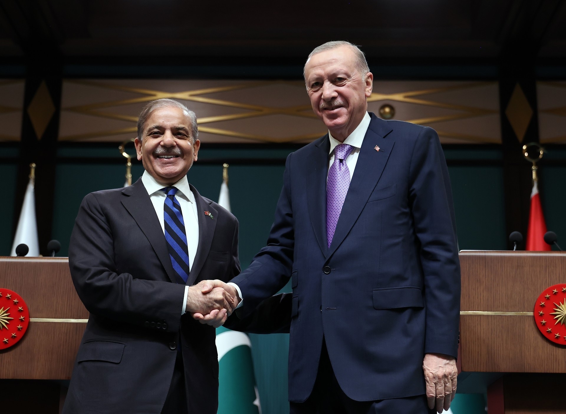 PM, President Erdogan discuss Israeli attack on Iran as Pakistan confirms OIC participation