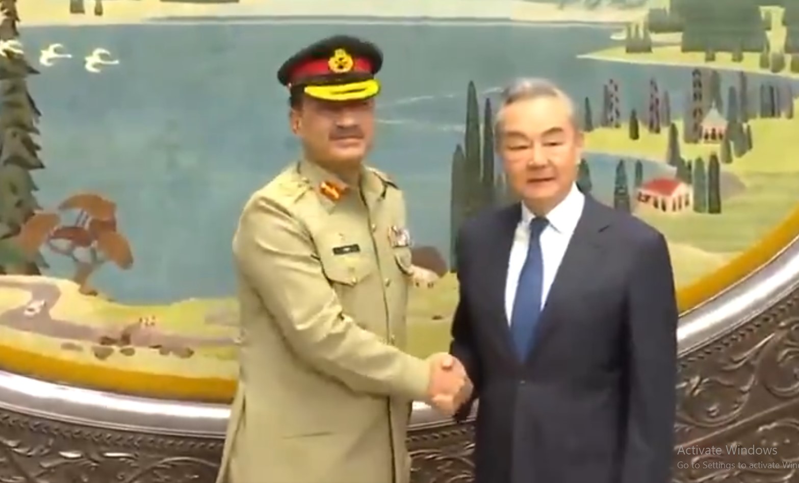 Chinese leadership lauds Pakistan’s role in regional peace in meetings with COAS