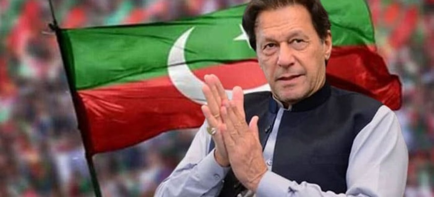 Imran asks PTI to begin anti-govt movement after Ashura