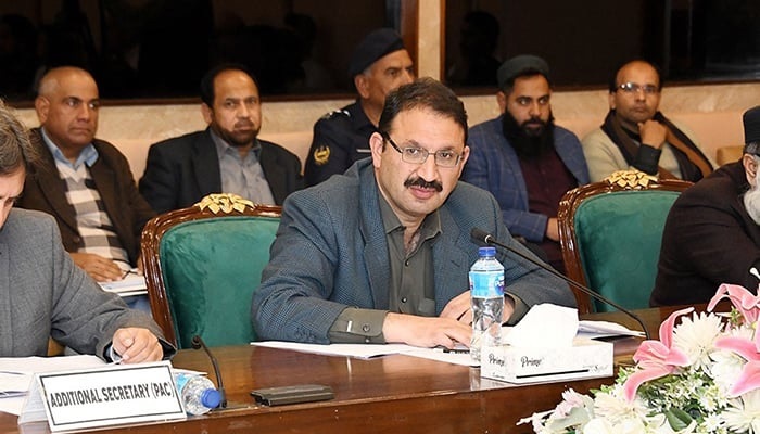 'If Imran Khan goes blind, many others will lose their vision too', Junaid Akbar warns