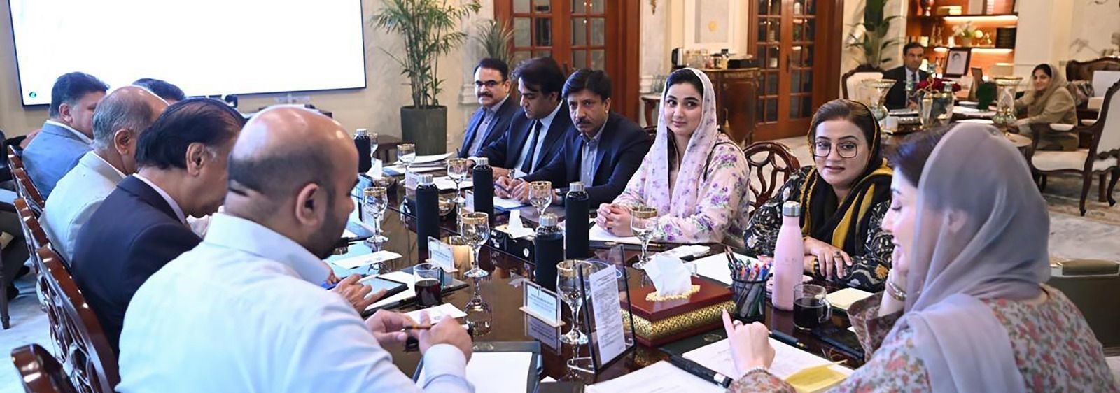 CM Maryam seeks comprehensive plan for first regular school bus service