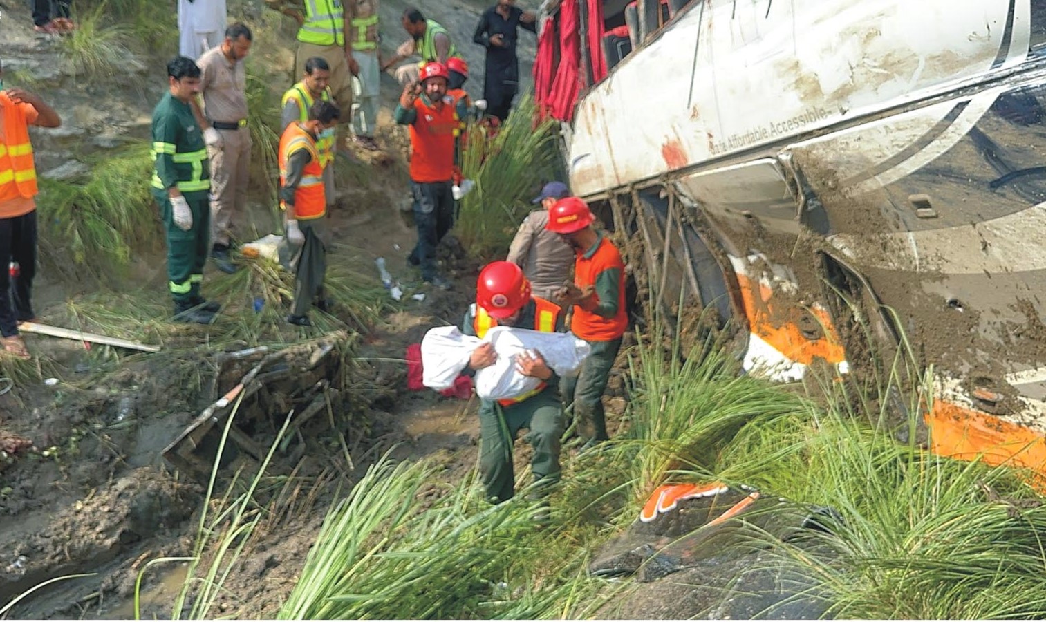 16 perish, dozens injured in two crashes on M2 motorway