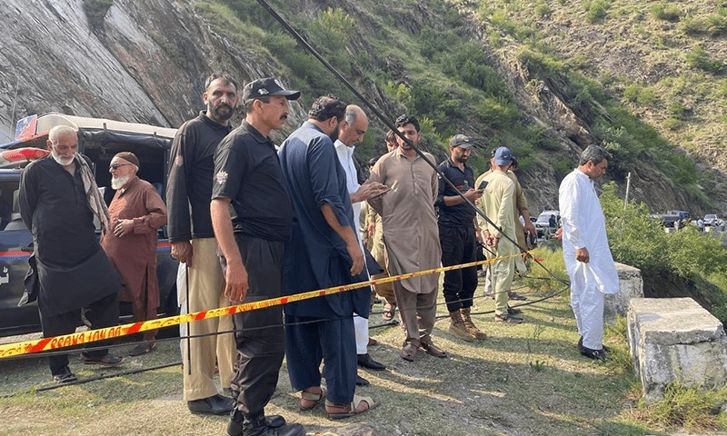 Six of same family dead in Neelum Valley car plunge: rescuers