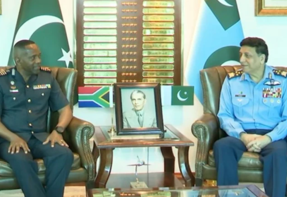 South African Air Force chief visits Pakistan to enhance defense ties with PAF
