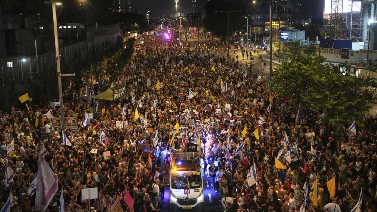 Thousands rally in Tel Aviv demanding end to Gaza war