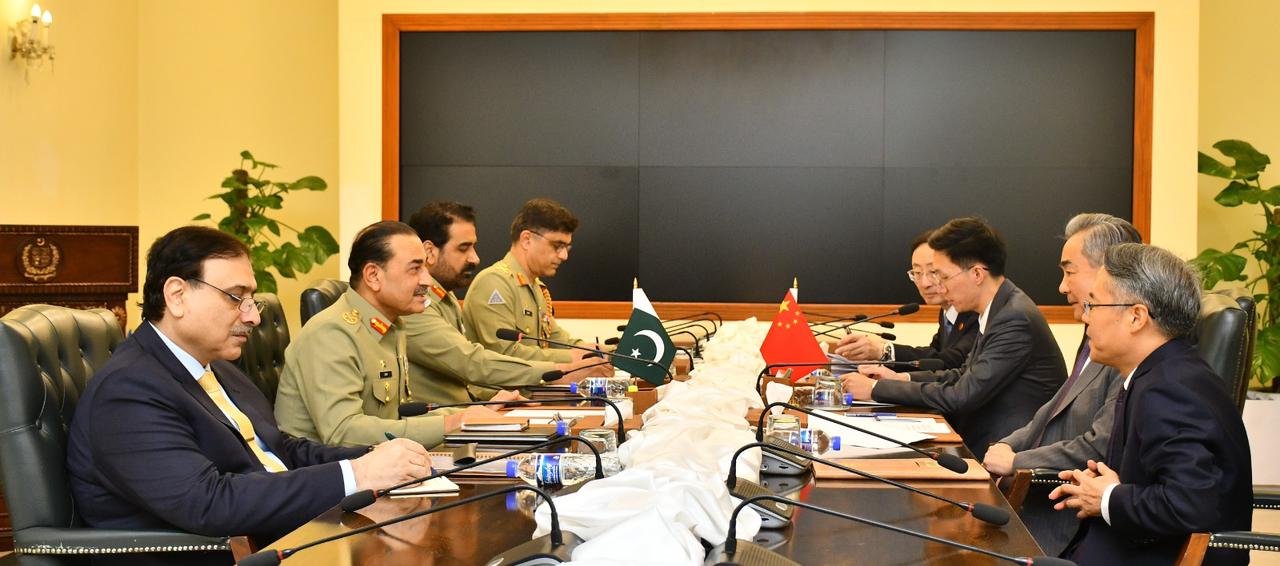 Chinese FM Wang Yi, Field Marshal Munir discuss regional security, counter-terrorism