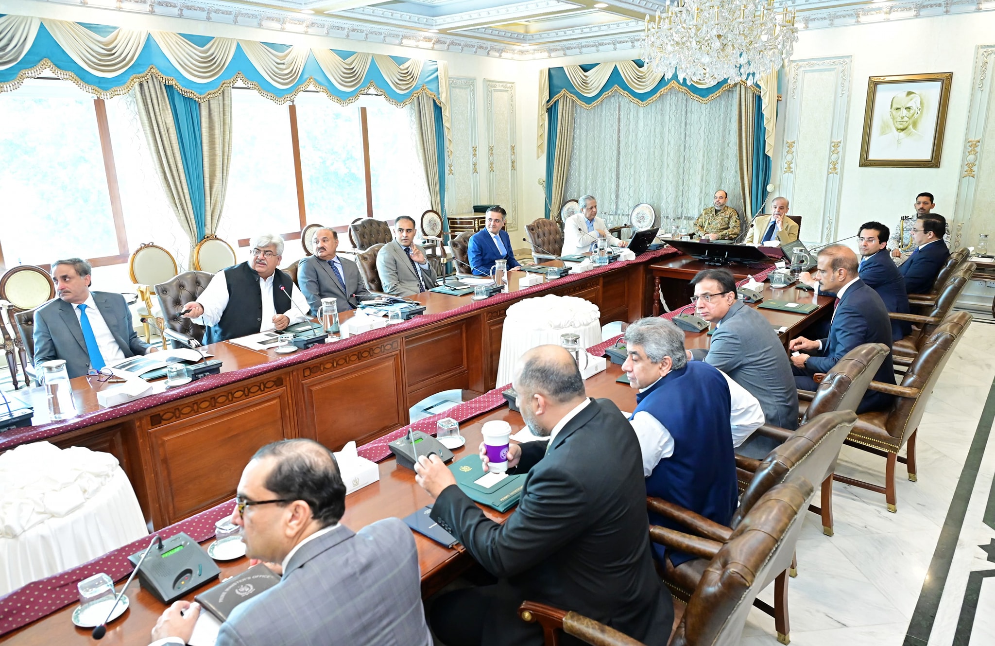 PM for end to institutional ‘hurdles, bottlenecks’ to effectively implement FBR reforms