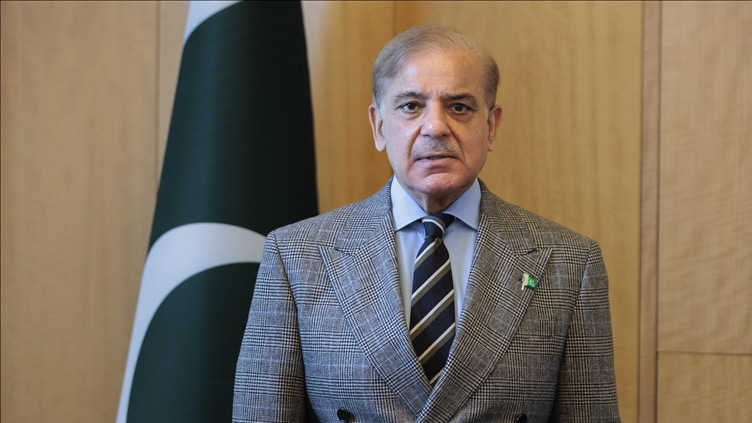 PM salutes Navy’s courage, role in defending maritime frontiers
