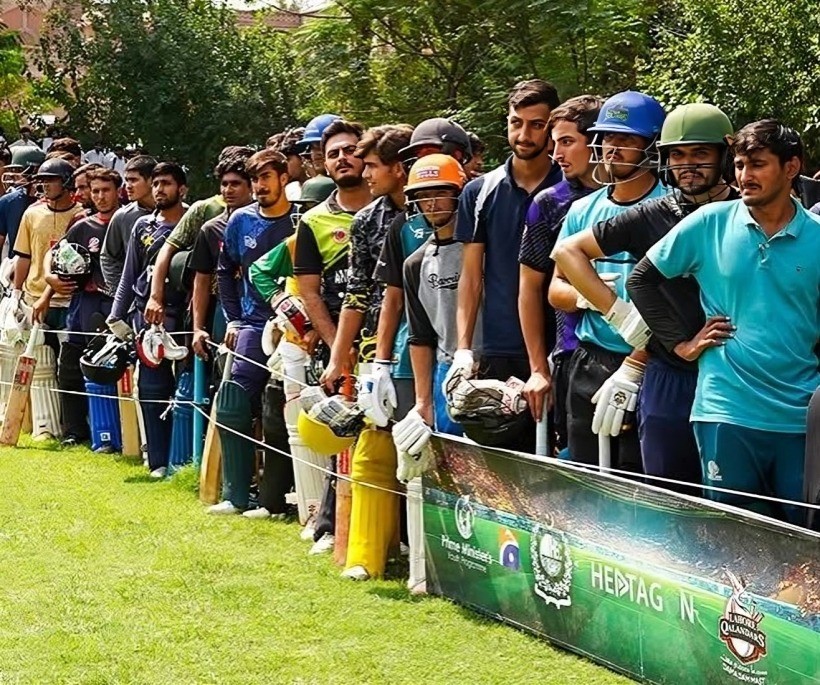 Thousands of young cricketers join PMYP–Qalandars cricket talent hunt in KP