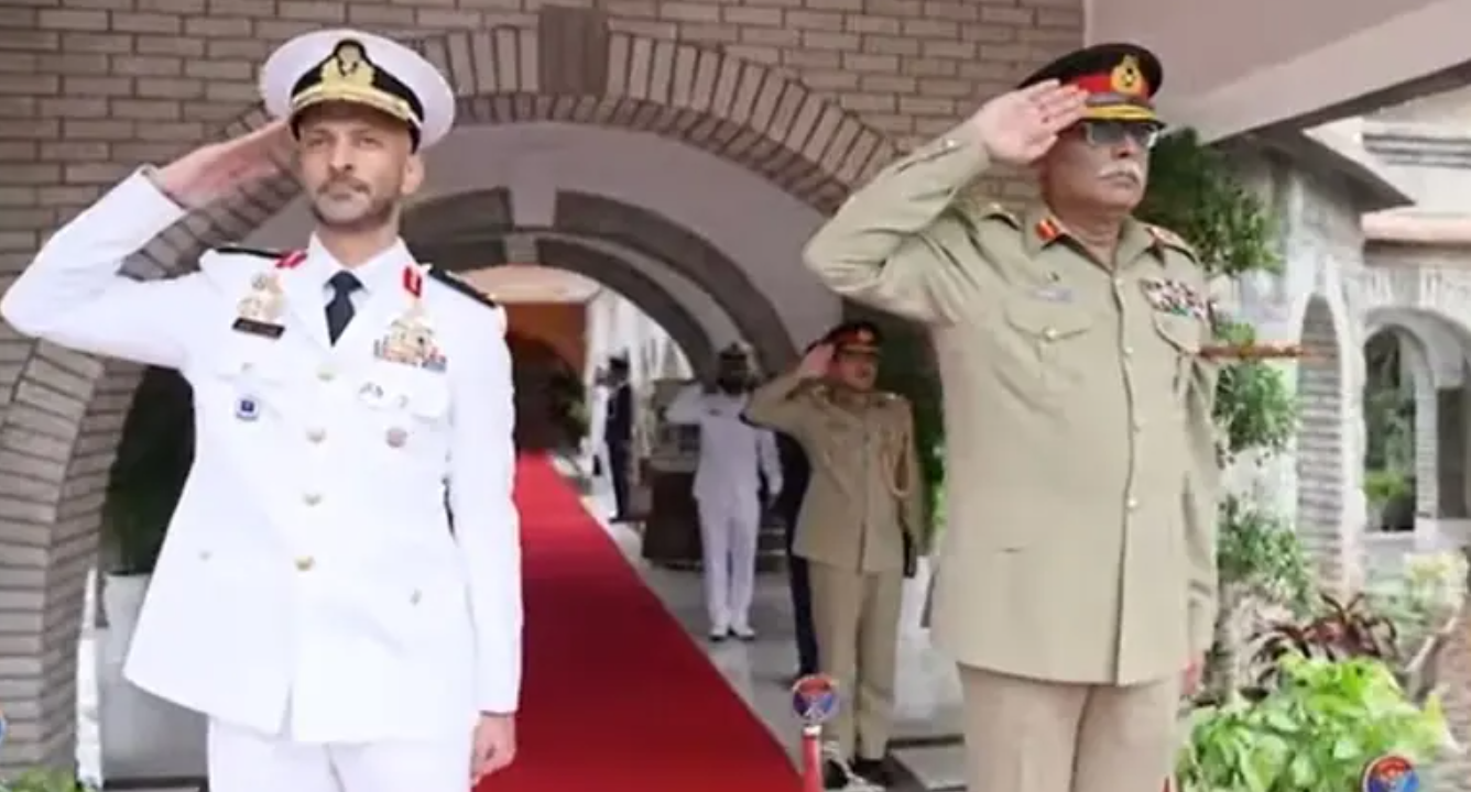 President Zardari awards Nishan-e-Imtiaz to Emirati naval chief, highlights bilateral ties