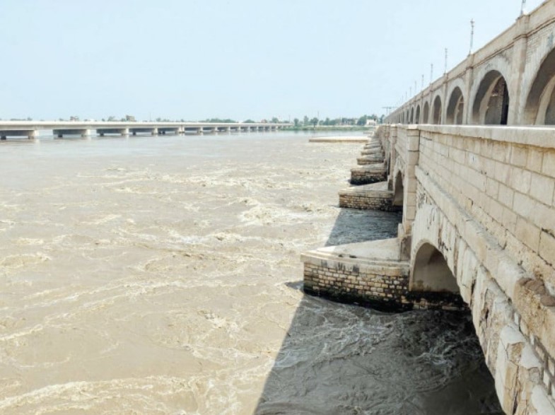 Sindh under severe flood threat as Indus surges