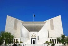 Civil servants not bound to obey illegal orders: SC
