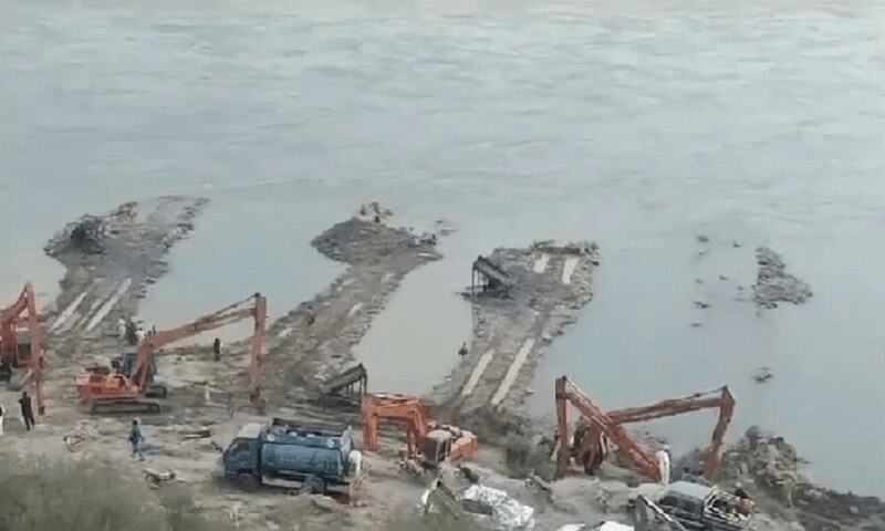 KP extends crackdown on riverbank gold extraction