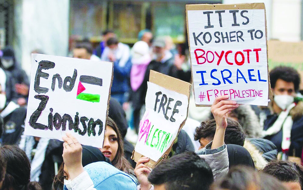 Zionists become Holocaust deniers