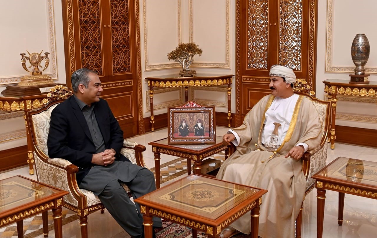 Naqvi, Omani Minister discuss deeper cooperation