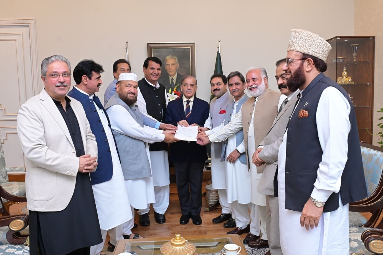 PM urges unity, faster uplift as KP–Centre tensions deepen