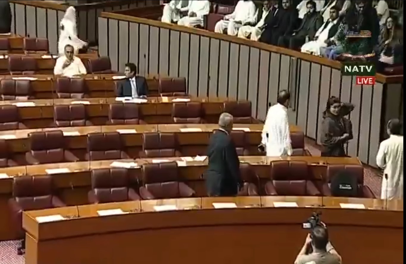 NA witnesses rumpus as PPP, journalists stage walkouts