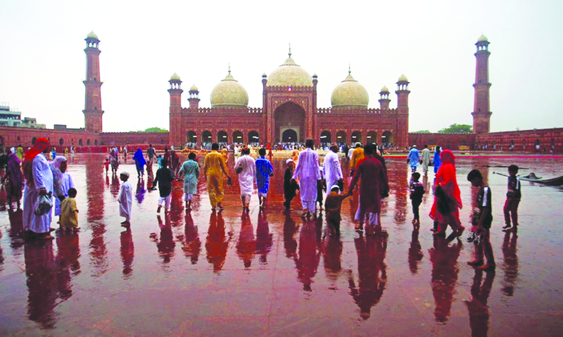 Pakistan between two worlds