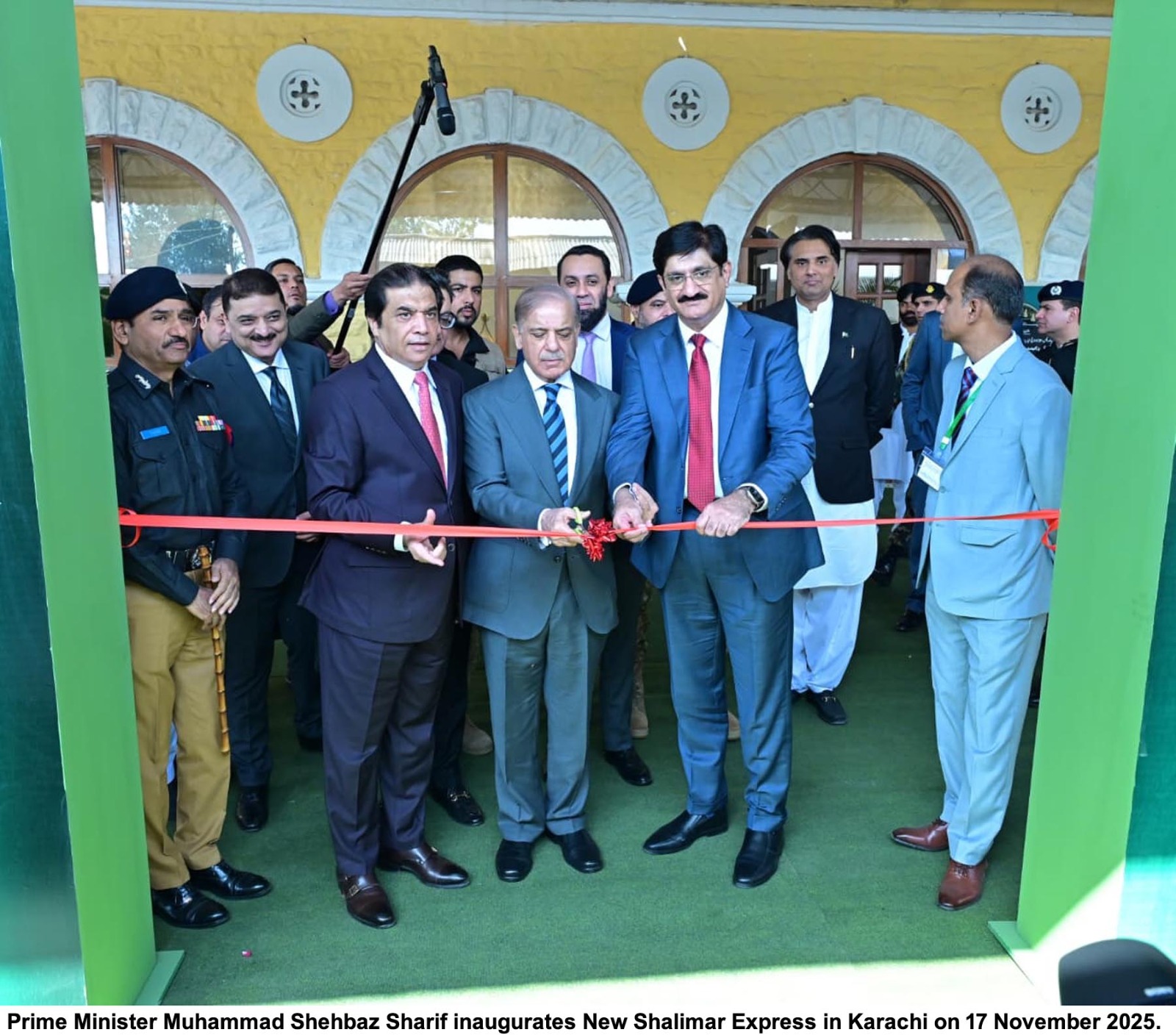 Pakistan Railways modernization to play key role in strengthening national economy: PM